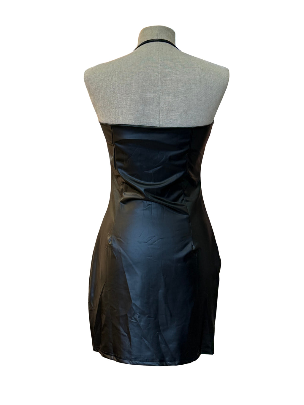 Vestido Mini Halter – Efecto Cuero Negro