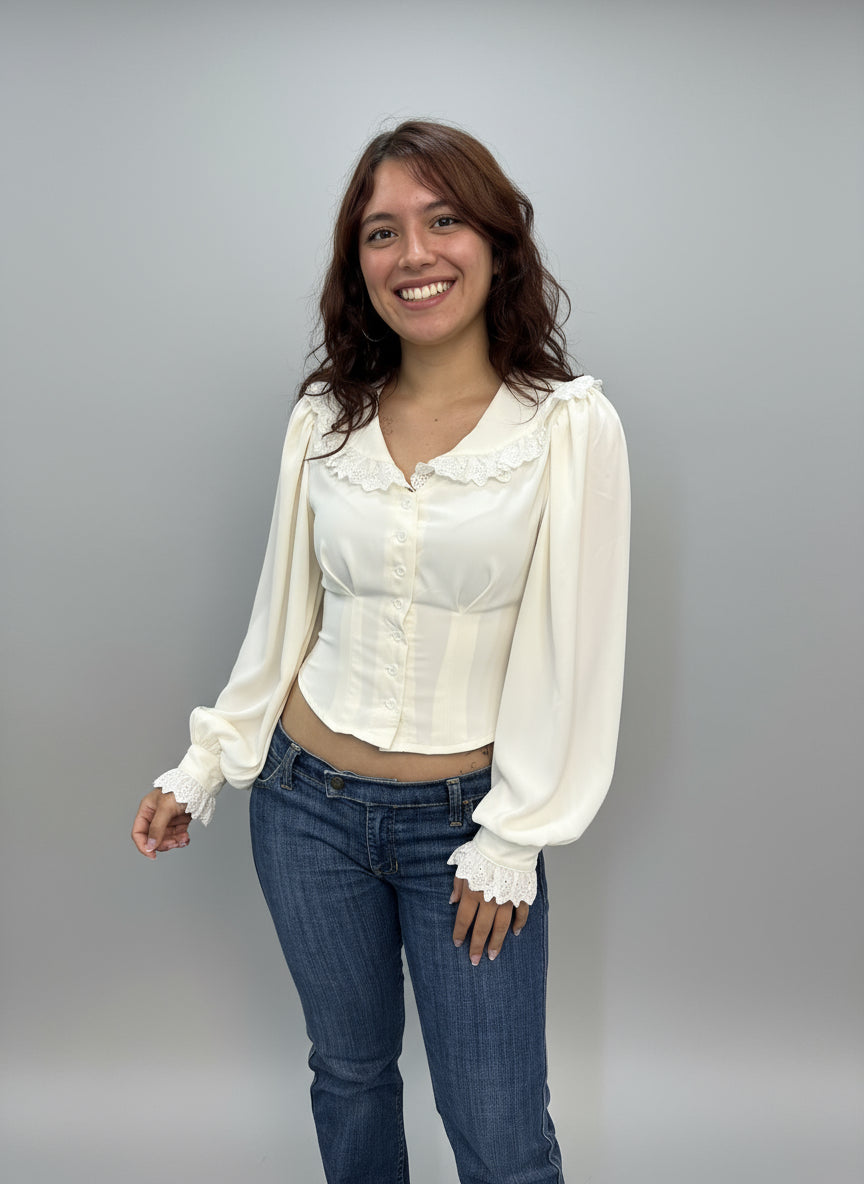 Blusa Romántica con Detalles de Encaje – Estilo Vintage Moderno 🤍✨