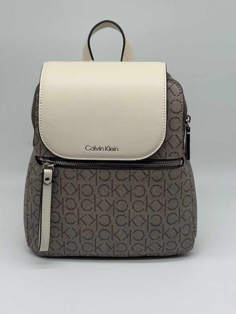 Mochila Calvin Klein – Logo Monogram Marrón