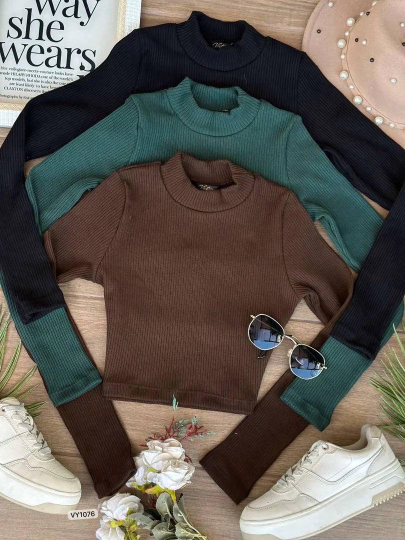 Blusa Corta Cuello Alto